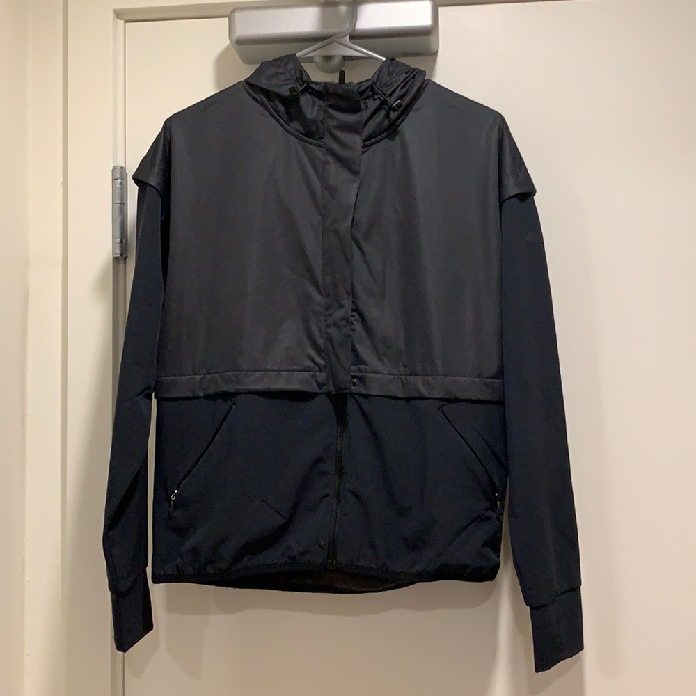 Women’s Under Armour jacket. Size small